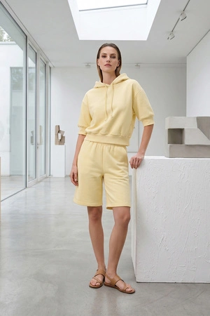 Vivisence 9210kmpl Komplet szorty + bluza, bananowy