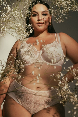 Ava 2163 Serenity Maxi Biustonosz półusztywniany, powdery